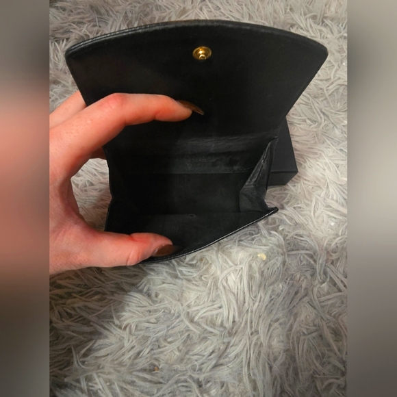 Chanel Compact Double Snap Black Caviar Wallet (GUC)(READ DESCRIPTION)(2005) - Picture 3 of 16